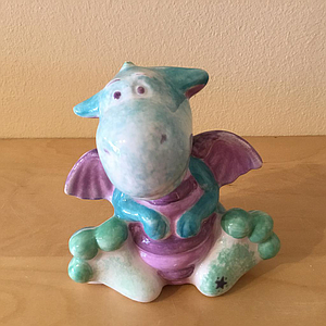 Collectible Dragon (8.2cm H / 8.9cm W)