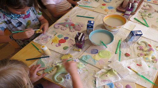 childrens-parties-painting-pottery-geckos