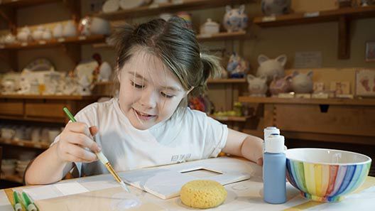 mum-and-son-painting-pottery-star-plate